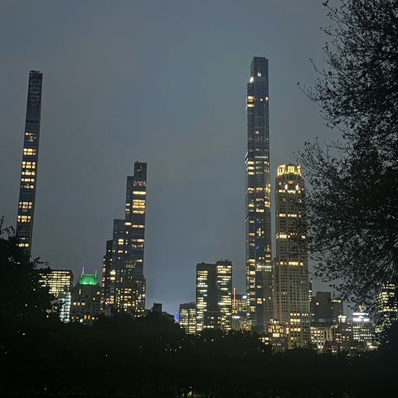 Meet your Posher, Jennifer - Picture 1 of 1